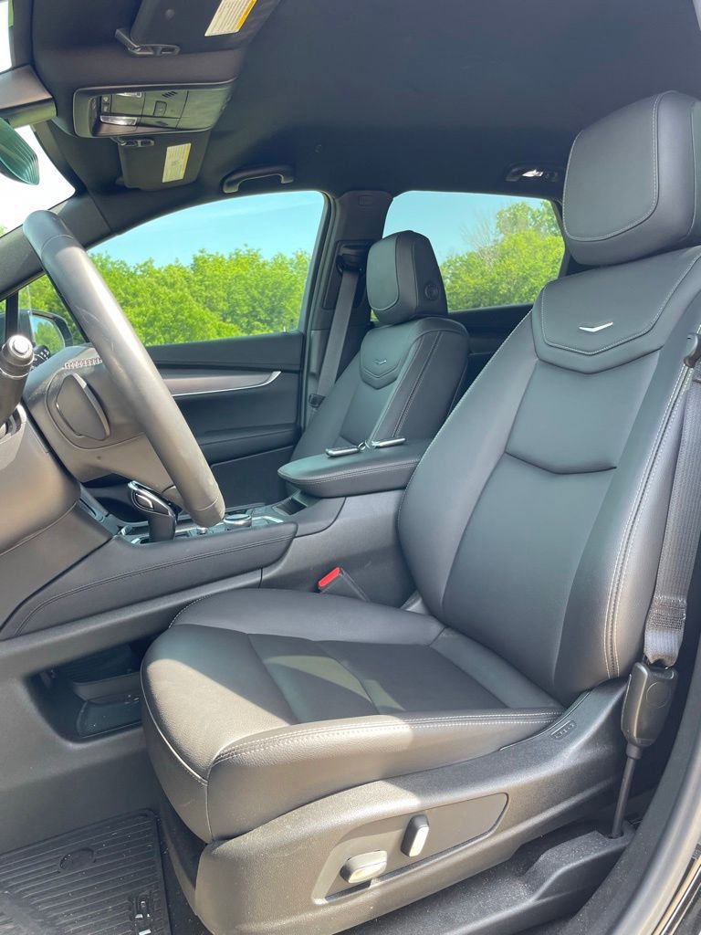 Used 2025 Cadillac XT5 Luxury FWD image 7