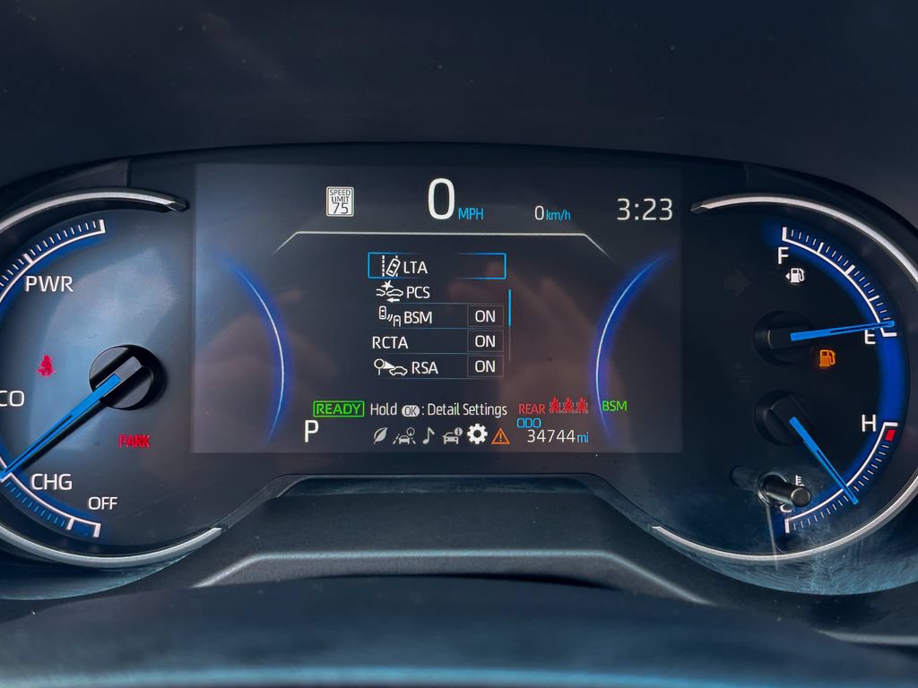 Used 2025 Toyota RAV4 XLE AWD/4WD image 30
