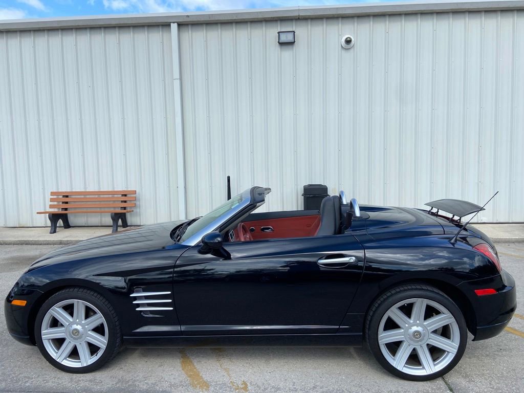Used 2008 Chrysler Crossfire Limited RWD image 10
