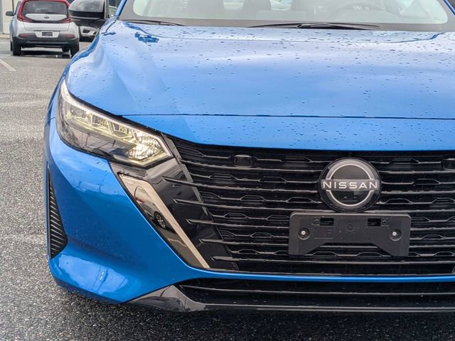 Used 2025 Nissan Sentra SR w/ SR Premium Package FWD image 9