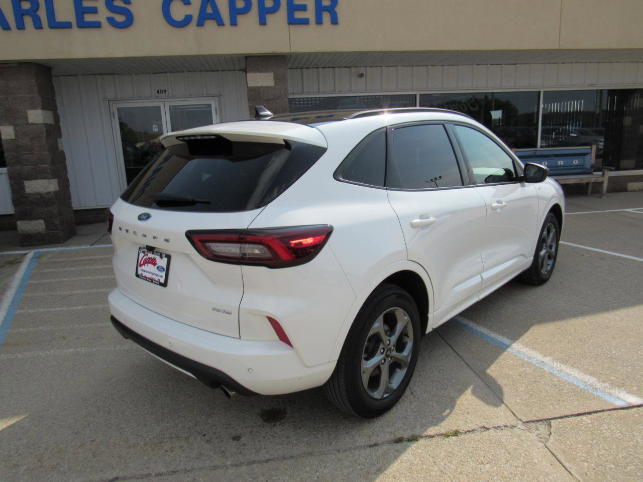 Used 2023 Ford Escape ST-Line w/ Tech Pack #1 AWD/4WD image 5