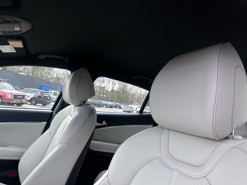 Used 2024 Genesis G70 2.5T image 14