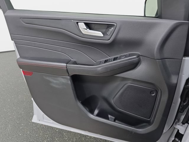 Certified 2025 Ford Escape ST-Line Select AWD/4WD image 24