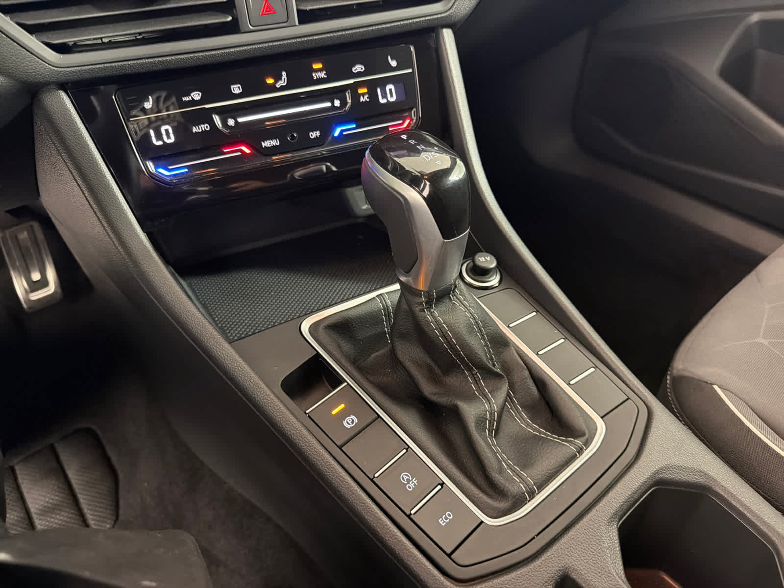 Used 2025 Volkswagen Jetta Sport FWD image 28