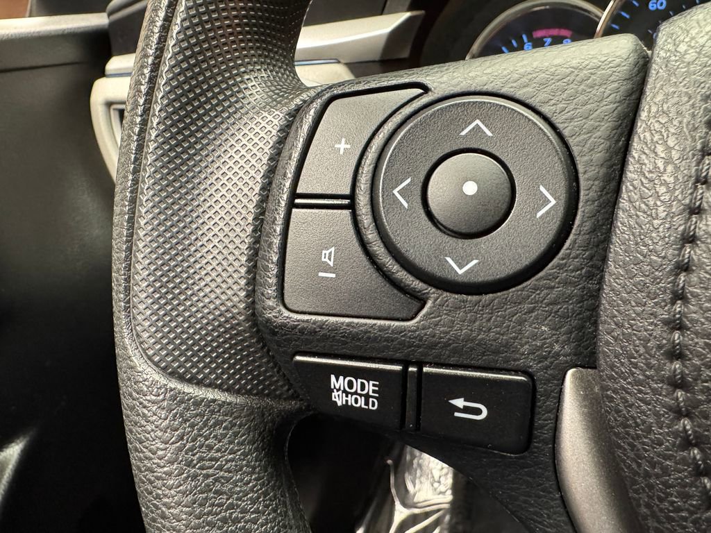Used 2016 Toyota Corolla LE image 13