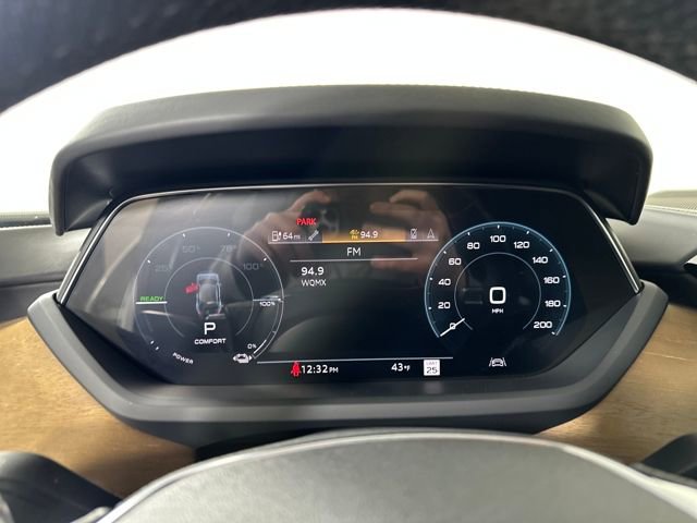 Used 2022 Audi e-tron GT Premium Plus image 17