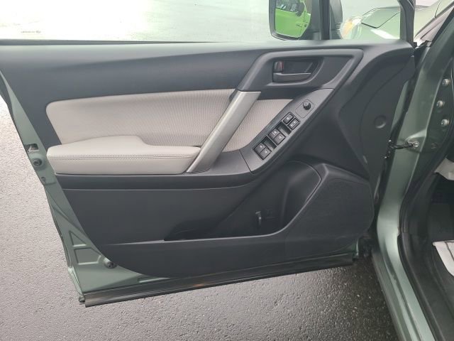 Used 2016 Subaru Forester 2.5i w/ Alloy Wheel Package image 9