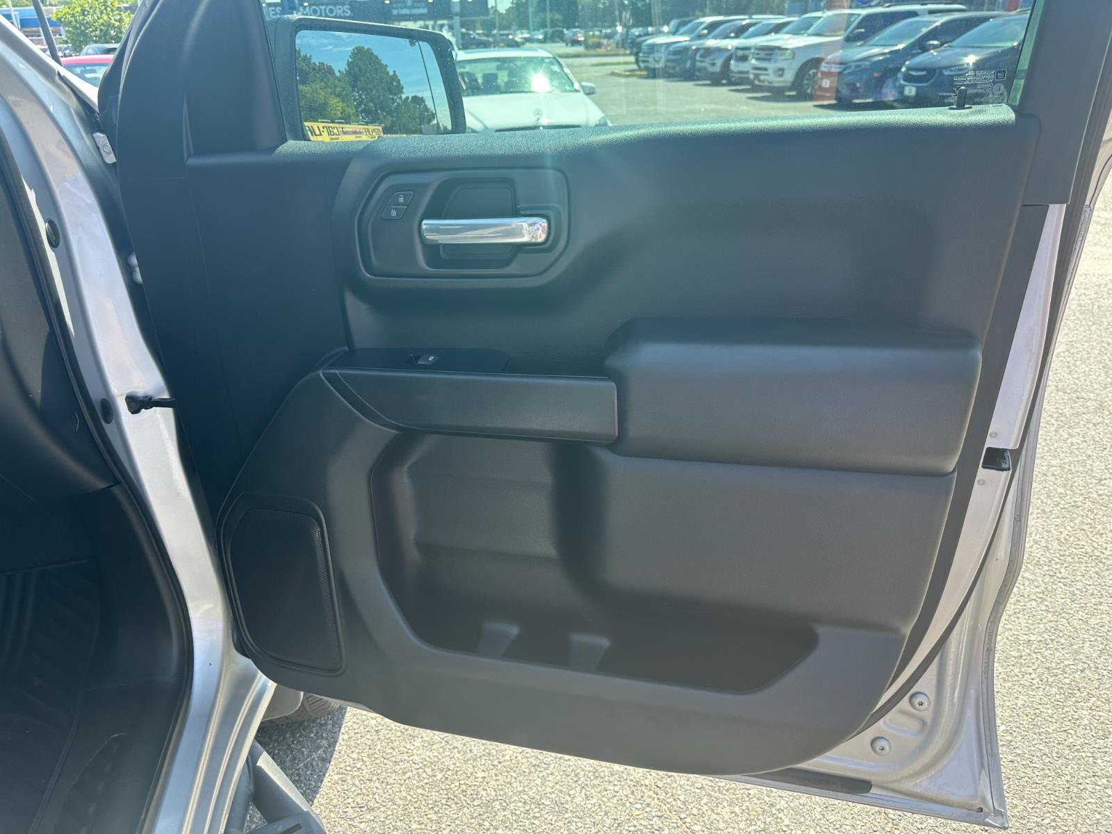 Used 2019 Chevrolet Silverado 1500 Custom w/ Custom Value Package image 25