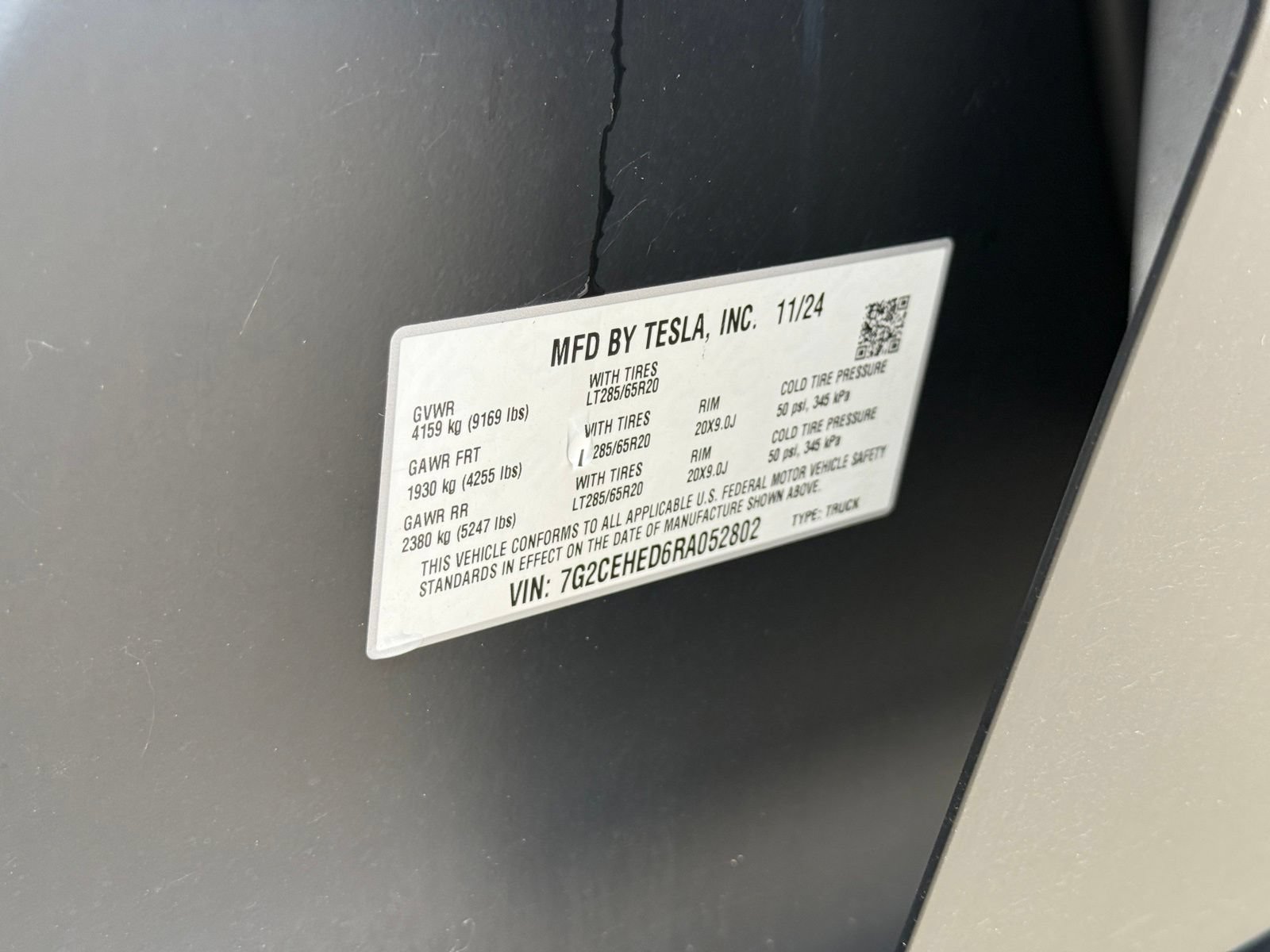 Used 2024 Tesla Cybertruck AWD Crew Cab image 28