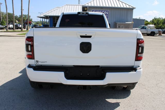 Used 2024 RAM 3500 Big Horn w/ Night Edition AWD/4WD image 9