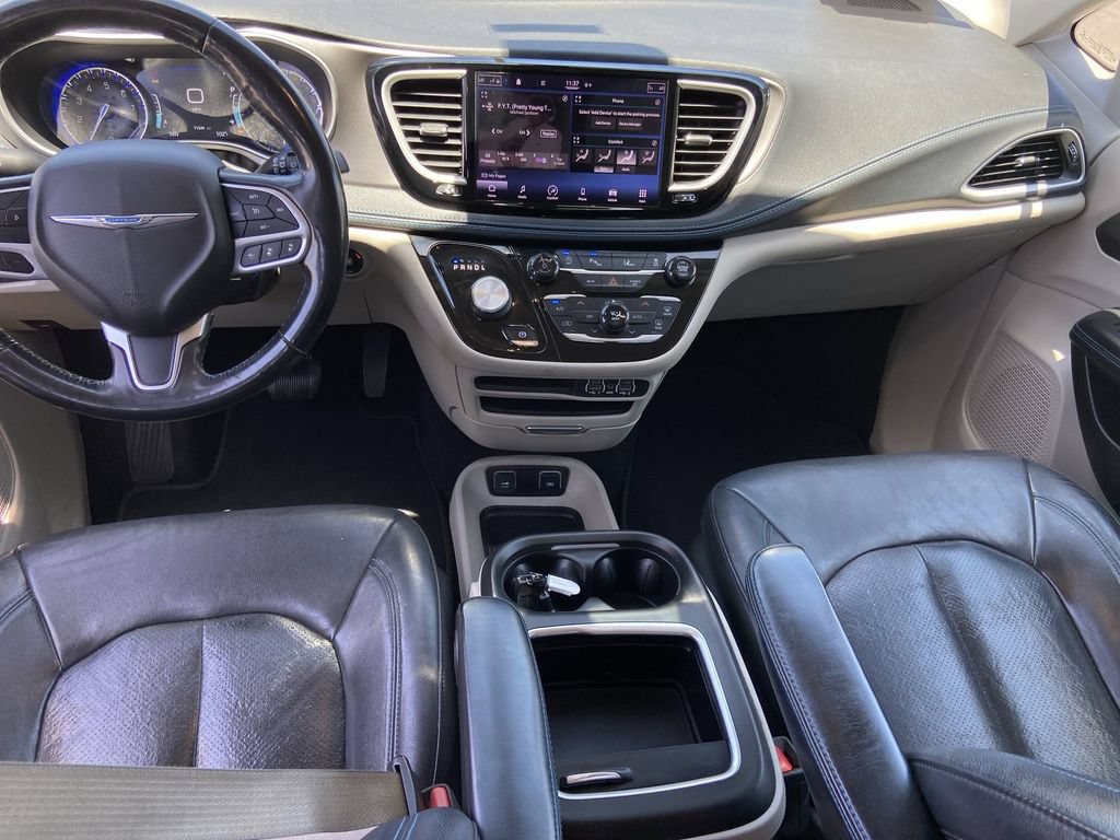 Used 2021 Chrysler Pacifica Touring-L FWD image 15