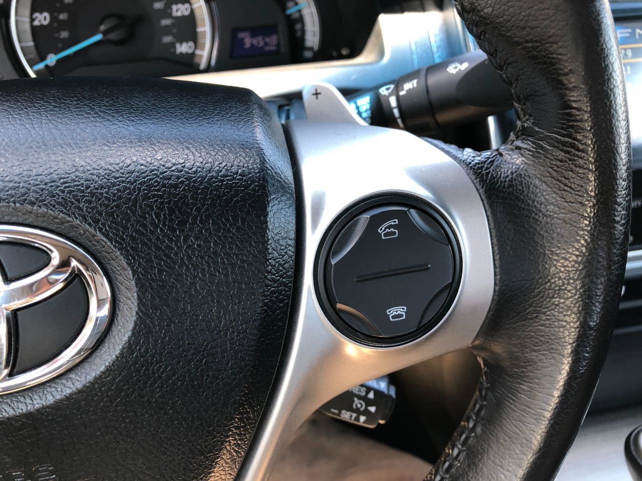 Used 2012 Toyota Camry SE FWD image 19