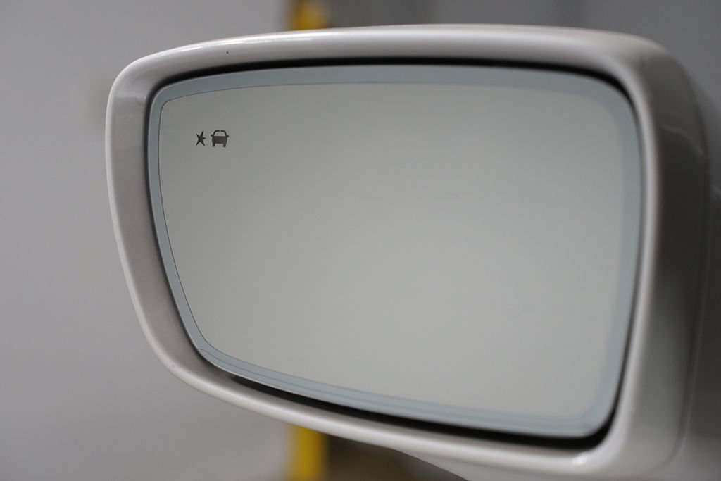 Used 2020 Buick Enclave Essence FWD image 25