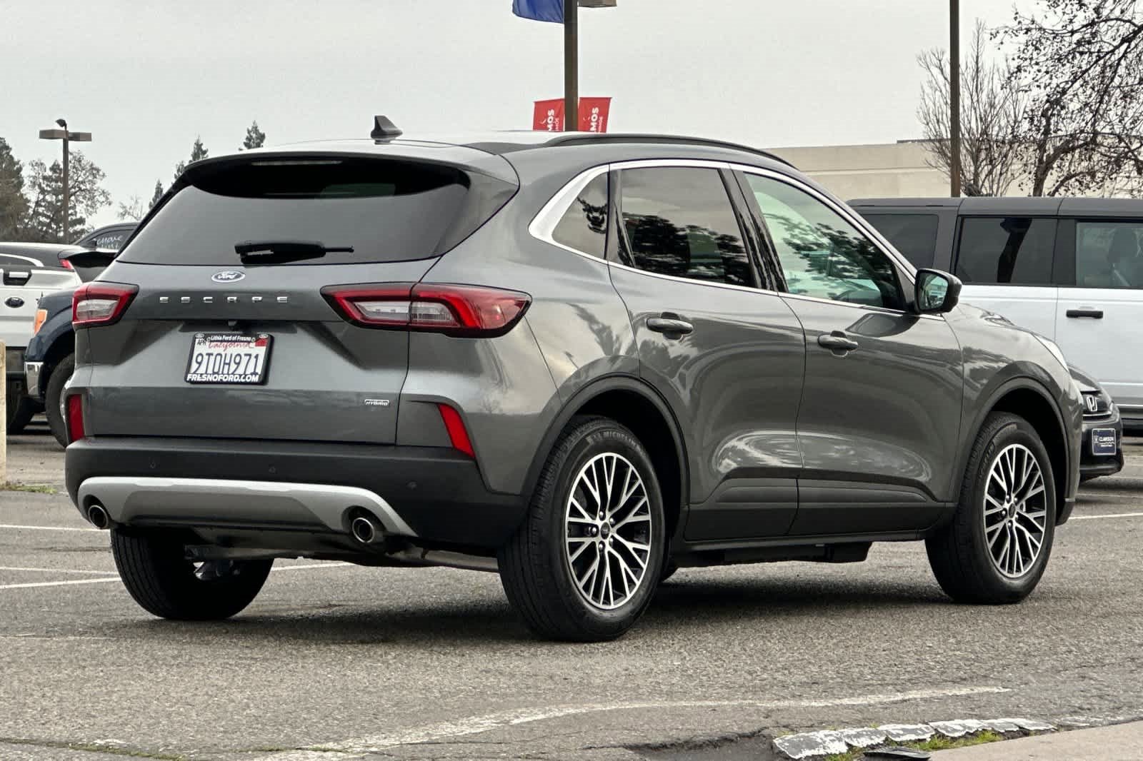 Certified 2025 Ford Escape SE w/ PHEV Premium Package video 2