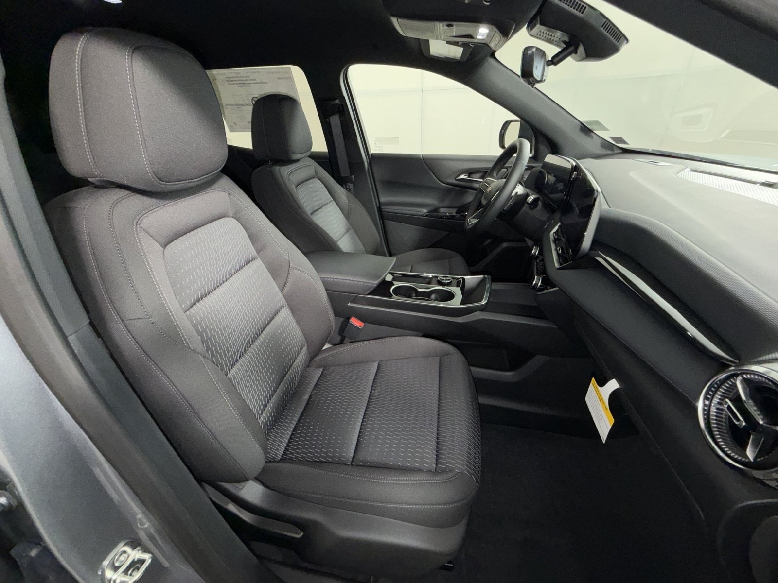 New 2027 Chevrolet Equinox LT w/ Safety and Technology Package FWD image 26