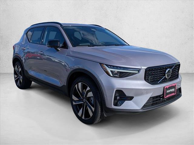 Used 2026 Volvo XC40 B5 Ultra w/ Climate Package AWD/4WD image 3