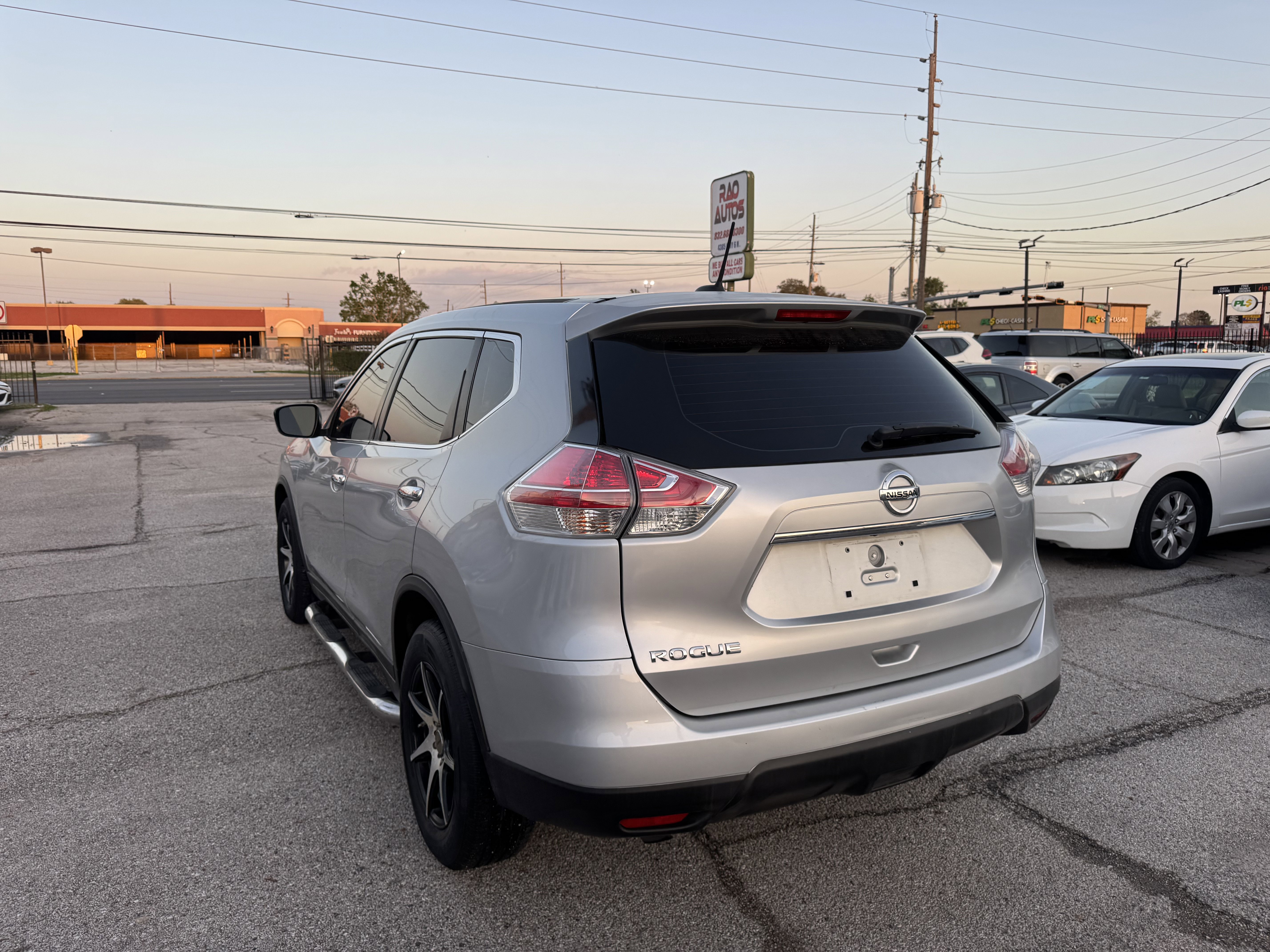 Used 2015 Nissan Rogue S image 8