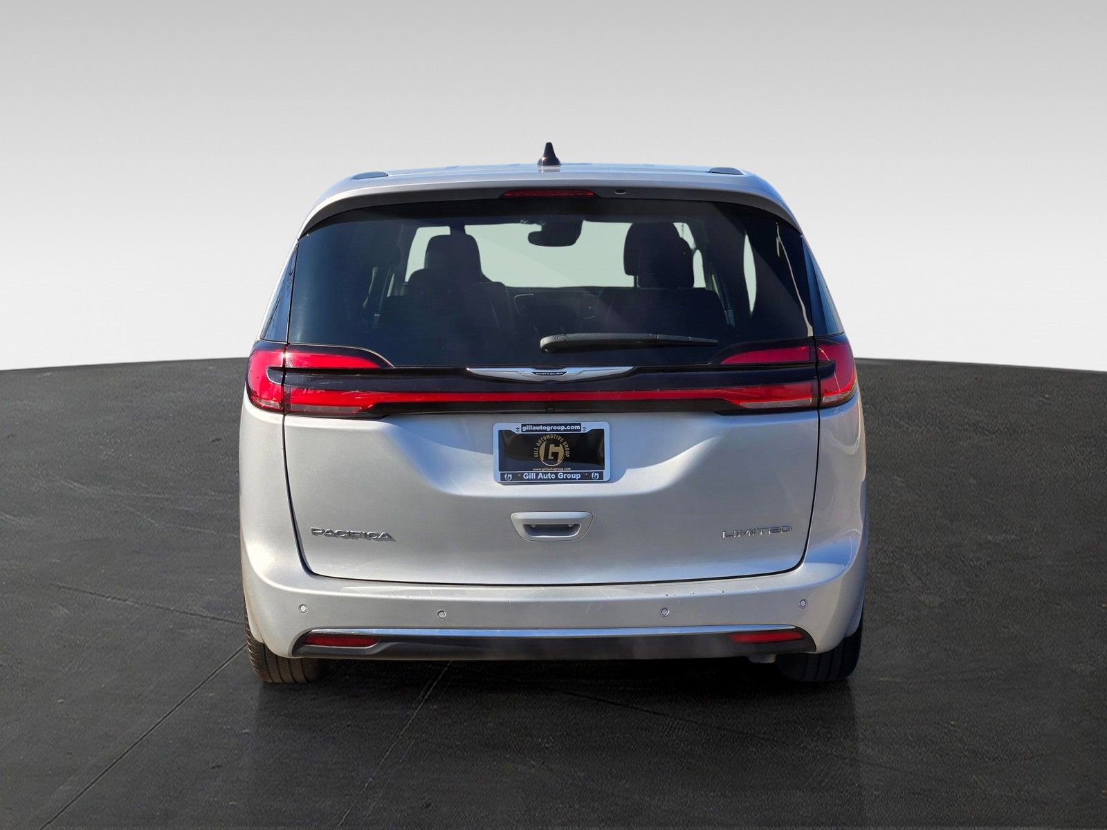 Used 2024 Chrysler Pacifica Limited image 6