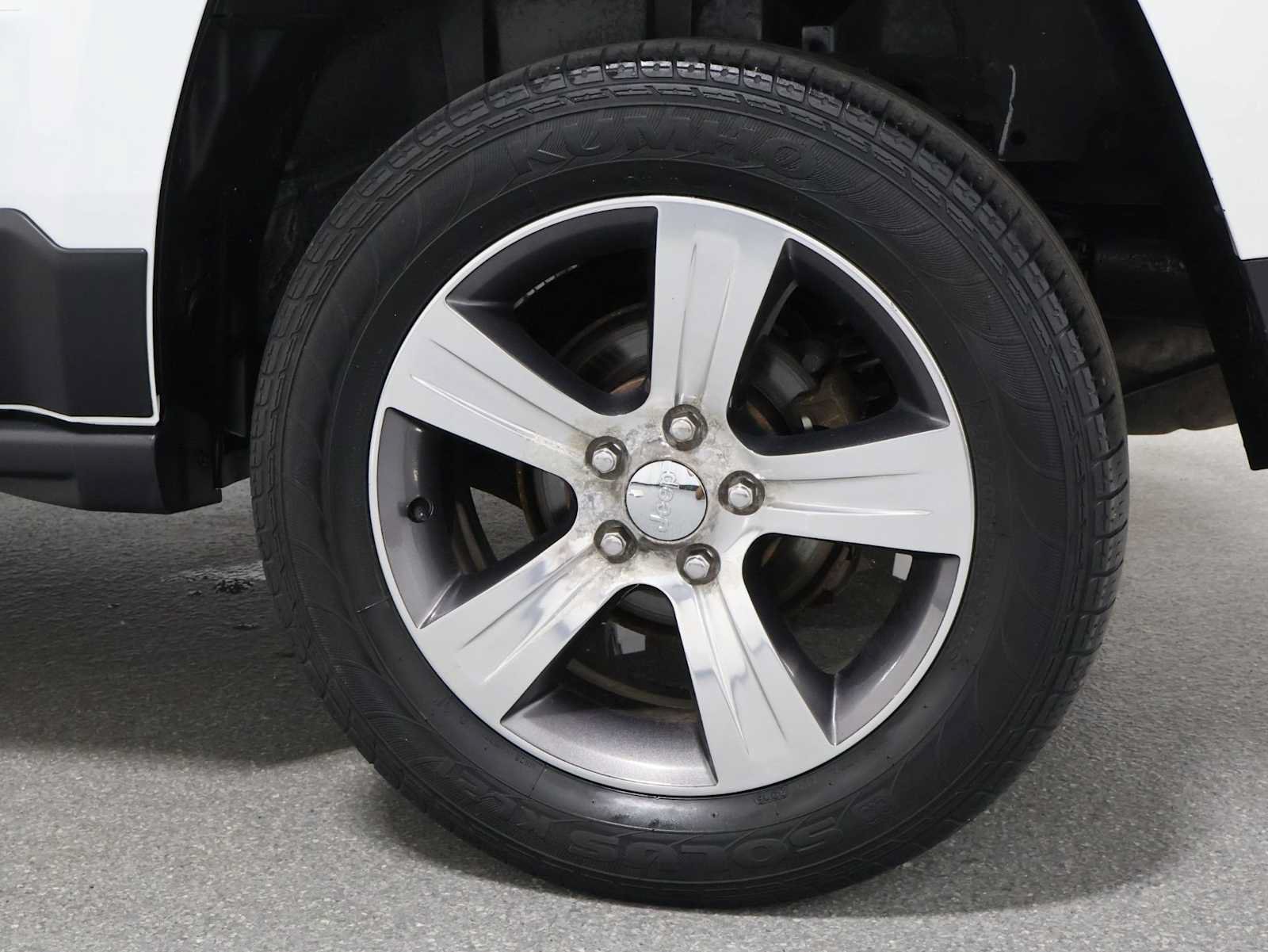 Used 2017 Jeep Patriot High Altitude AWD/4WD image 35