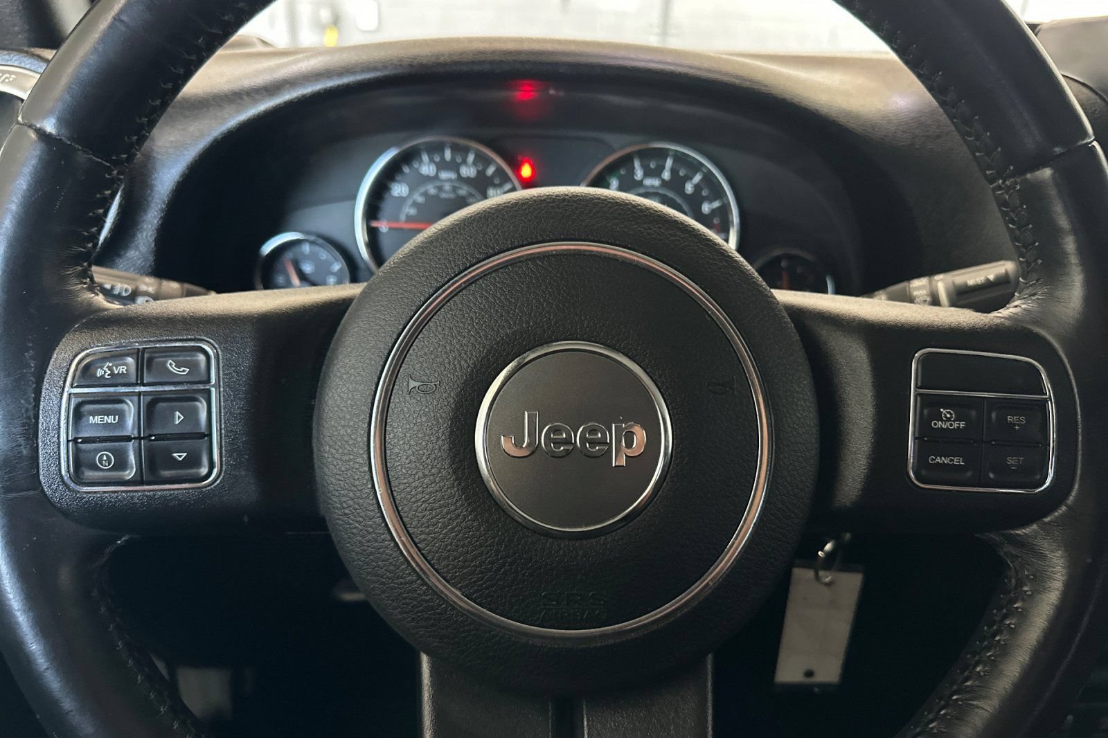 Used 2017 Jeep Wrangler Unlimited Sahara w/ Connectivity Group AWD/4WD image 24