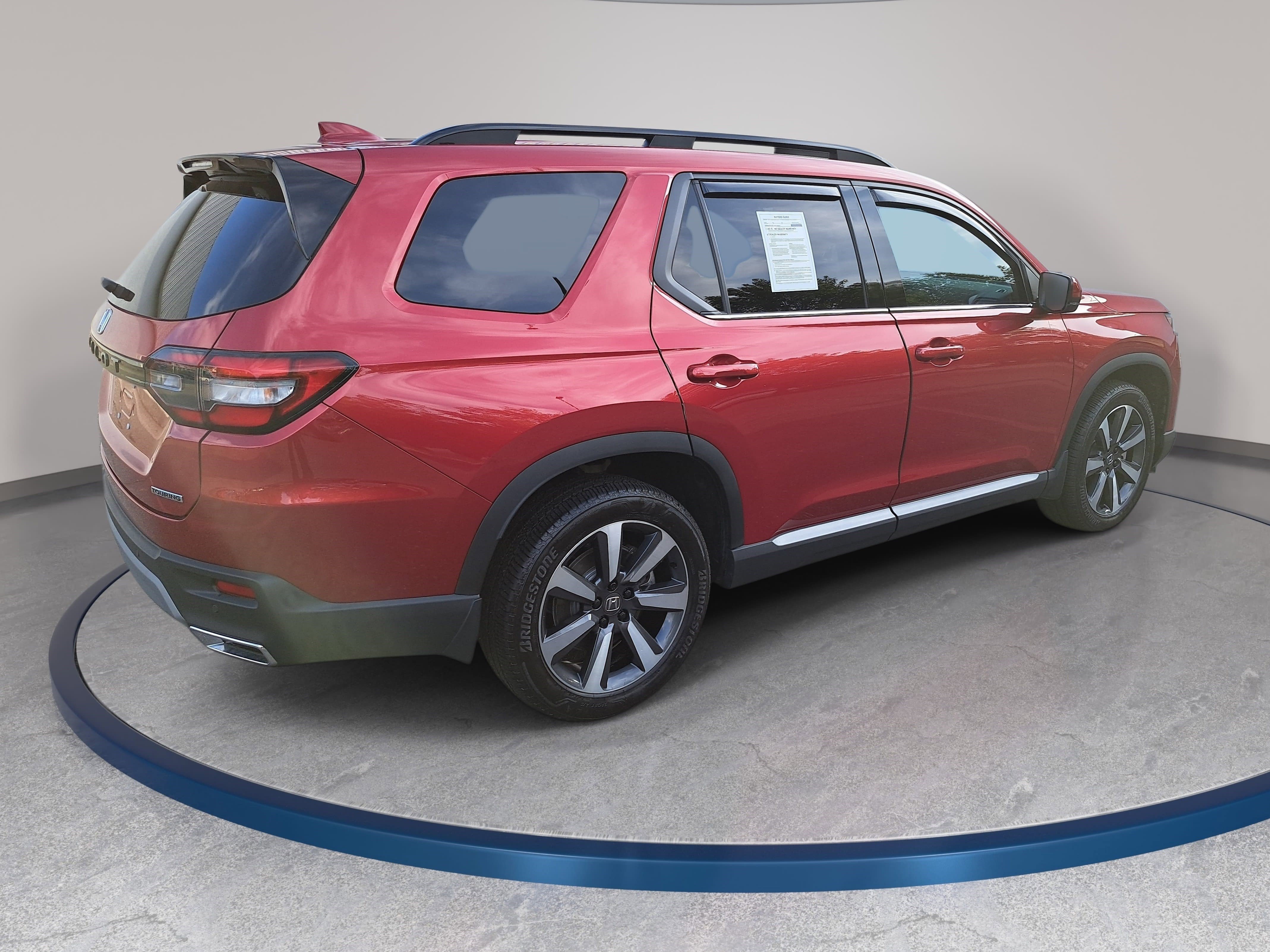 Used 2025 Honda Pilot Touring image 5