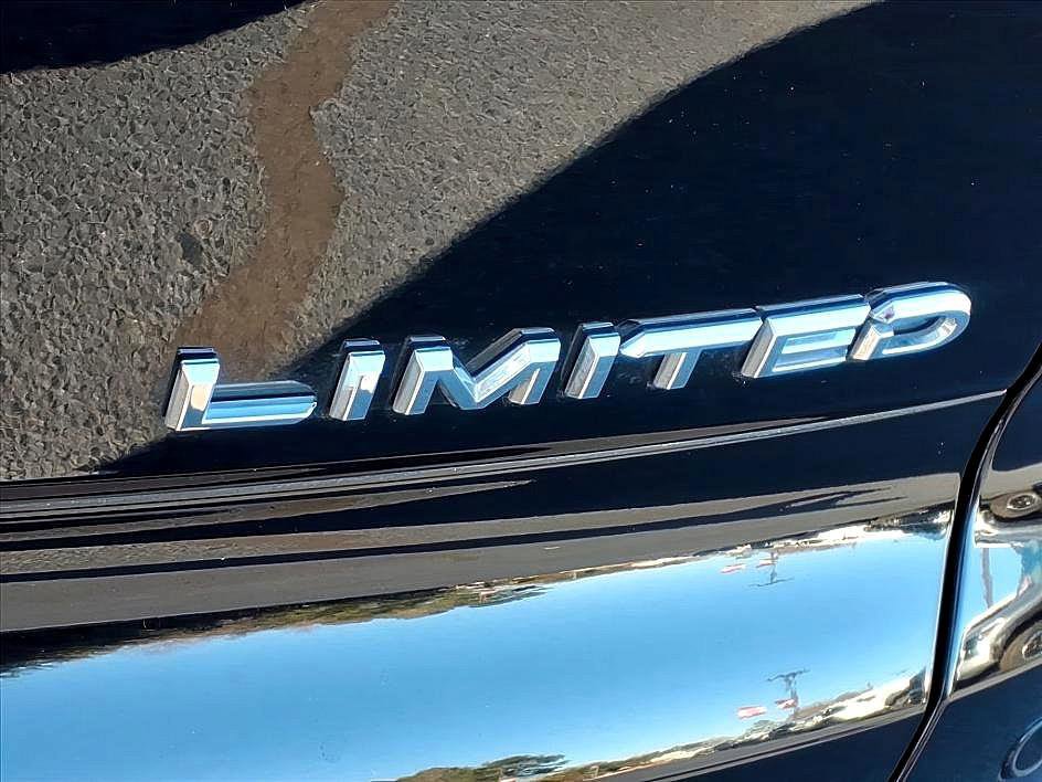 Used 2025 Toyota Crown Signia w/ Advanced Technology Package image 9