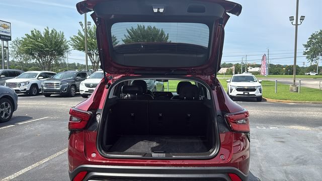 Used 2025 Chevrolet Trax LT w/ LT Convenience Package FWD image 10