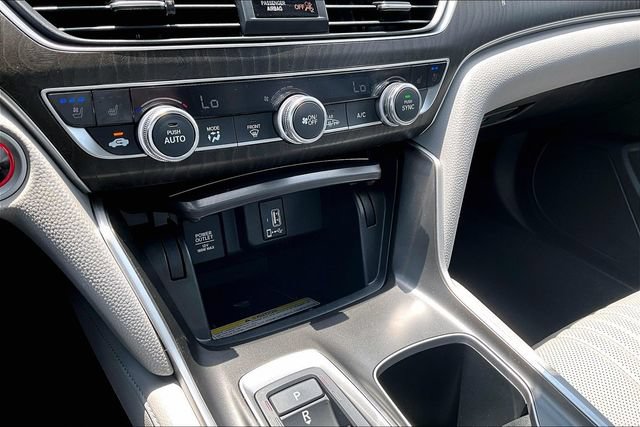 Used 2020 Honda Accord Touring image 16