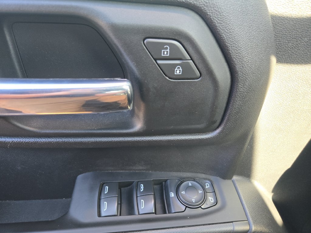 Used 2022 Chevrolet Silverado 1500 Custom w/ LPO, Blackout Package AWD/4WD image 21