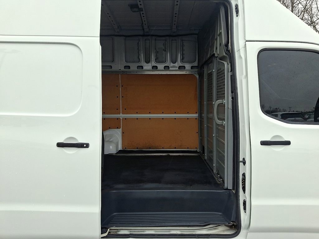 Used 2018 Nissan NV 2500 SV image 10