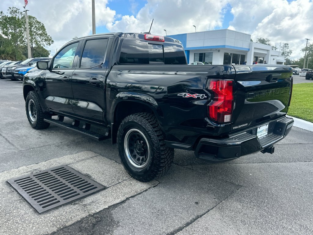 Used 2025 Chevrolet Colorado W/T w/ Advanced Trailering Package AWD/4WD image 7