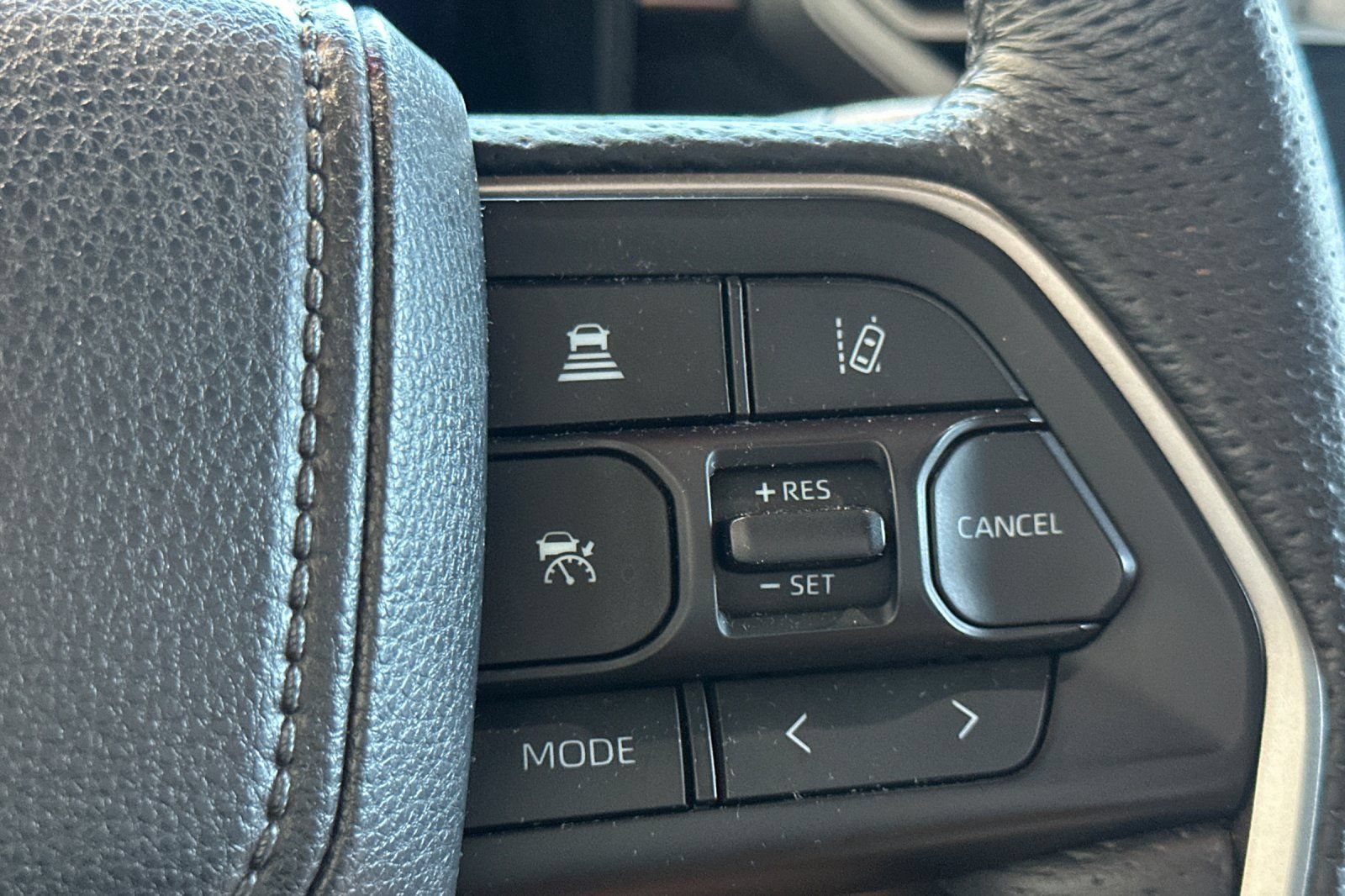 Certified 2025 Toyota Sequoia SR5 AWD/4WD image 29