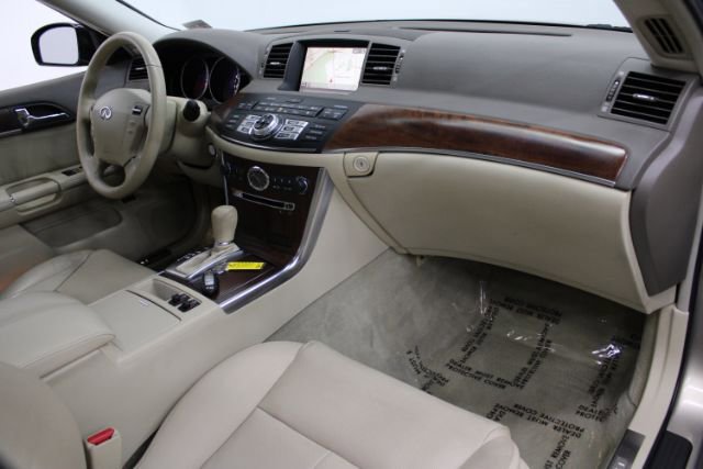 Used 2010 INFINITI M35 w/ Technology Pkg RWD image 18