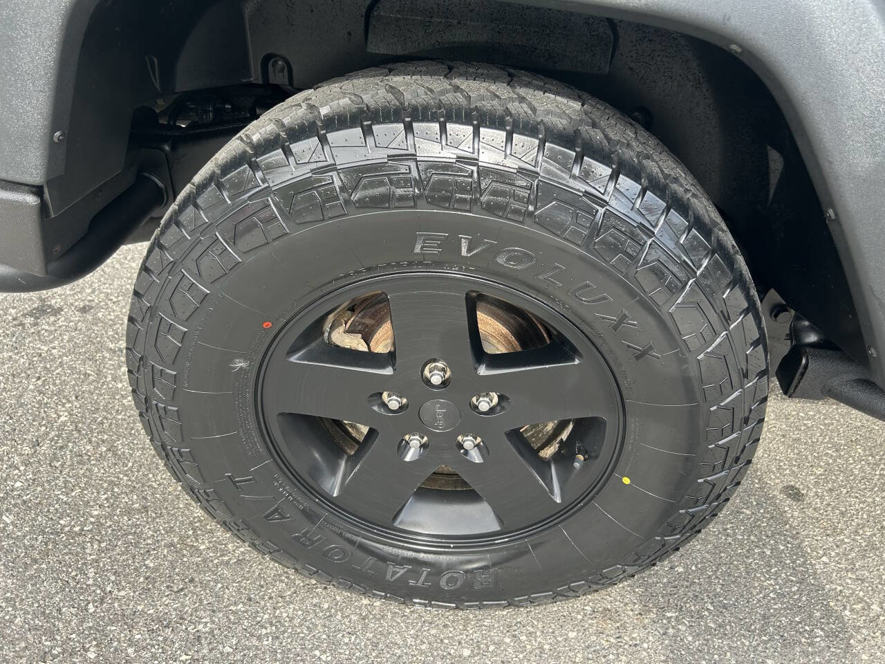 Used 2012 Jeep Wrangler Unlimited Rubicon image 15