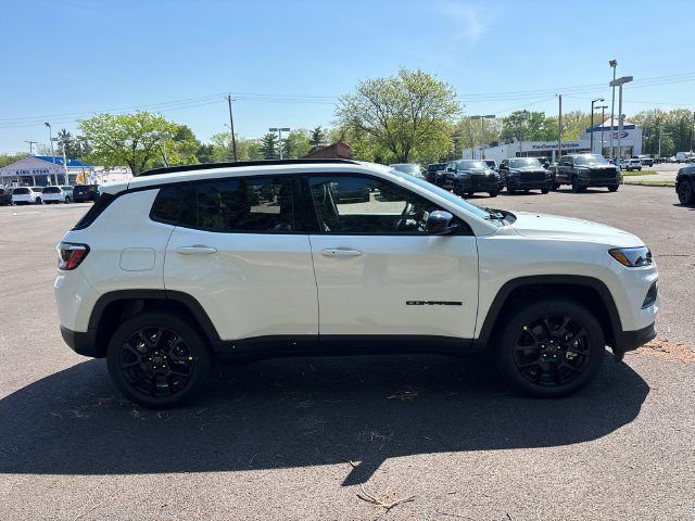 New 2026 Jeep Compass Latitude AWD/4WD image 28