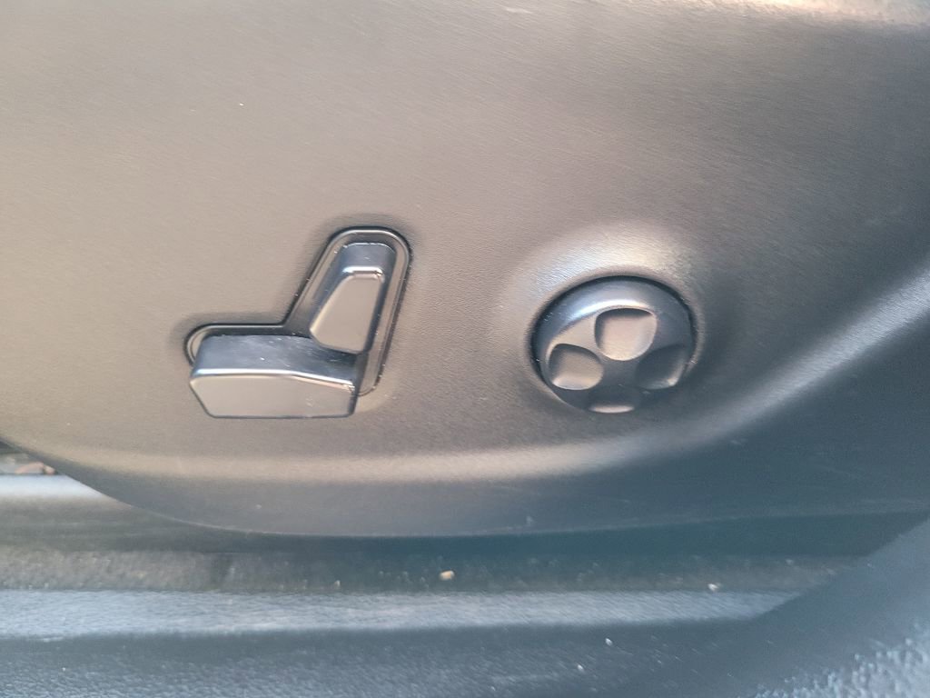 Used 2019 Jeep Cherokee High Altitude image 17