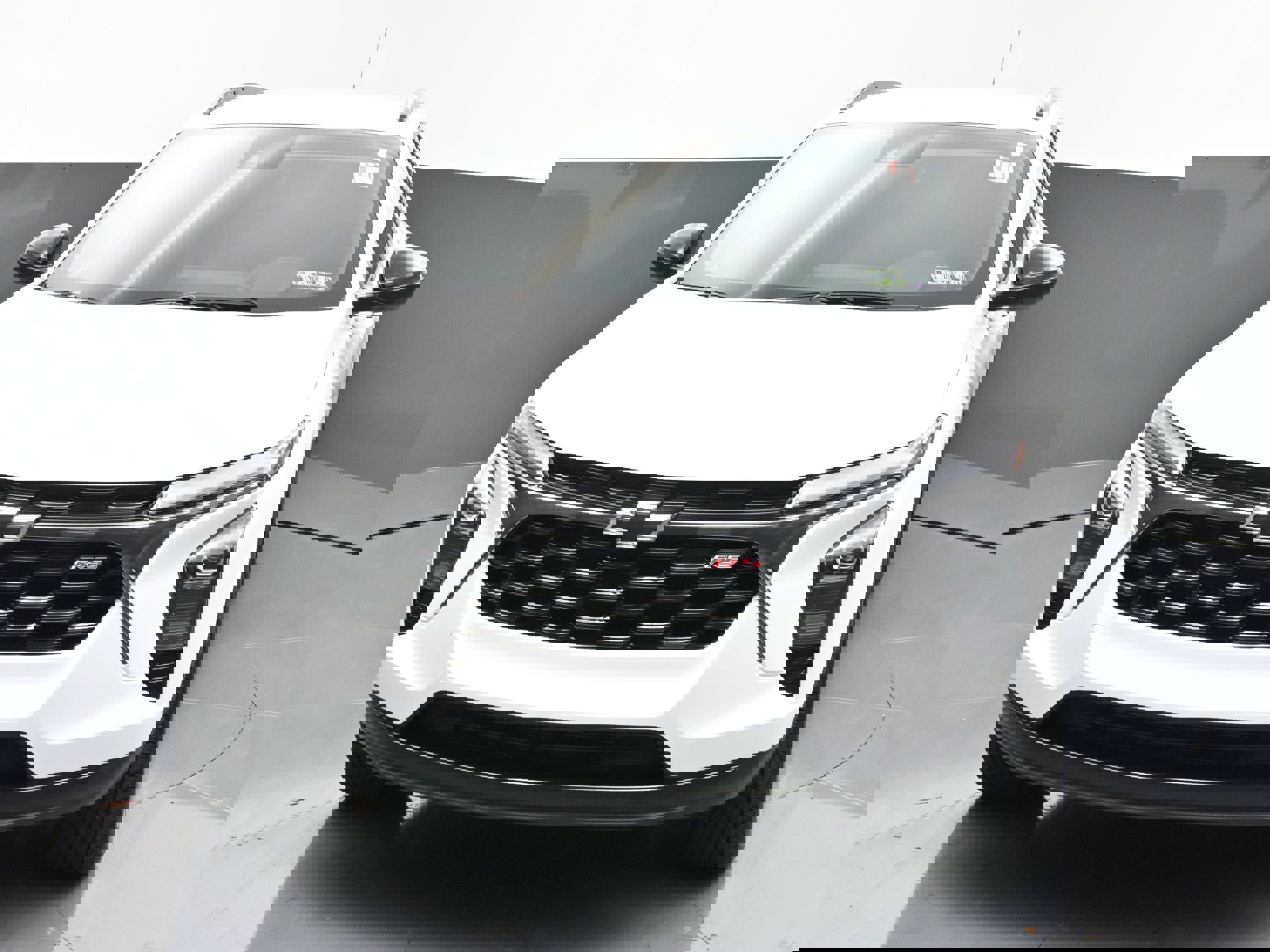 Certified 2025 Chevrolet Trax RS w/ Driver Confidence Package image 3