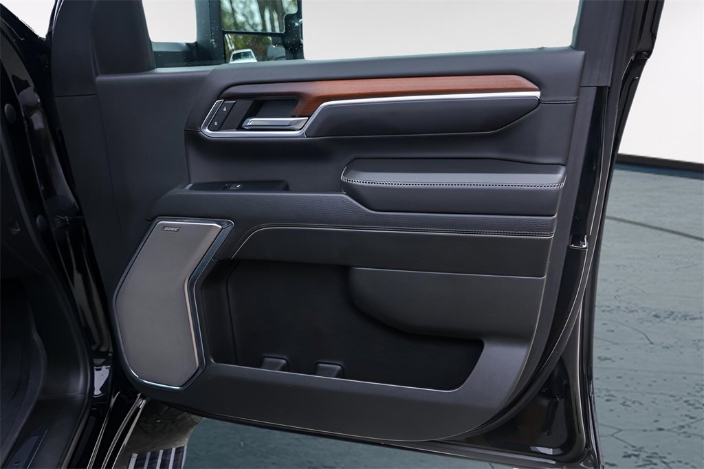 Used 2024 GMC Sierra 3500 Denali w/ Denali Reserve Package image 31