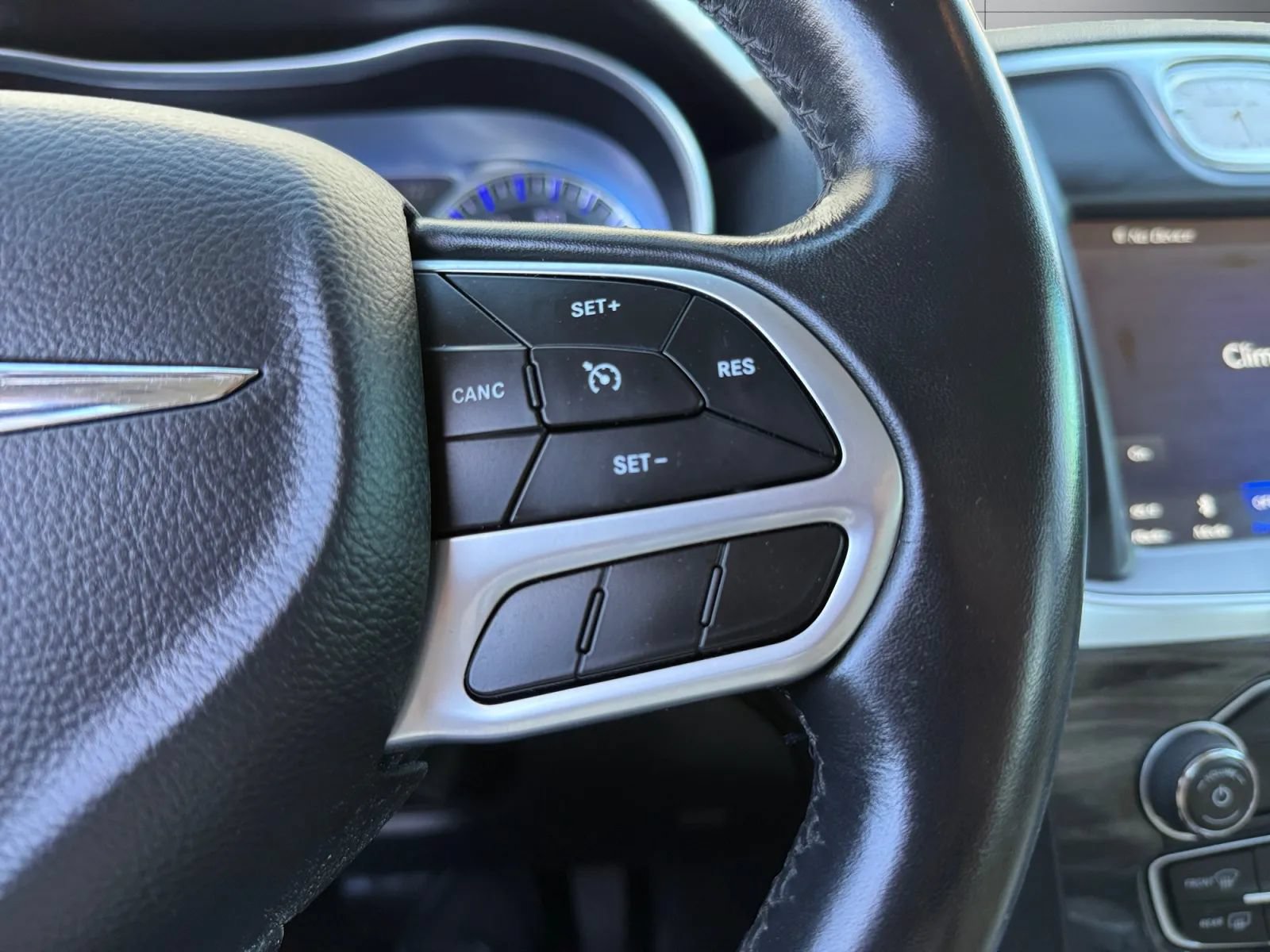 Used 2019 Chrysler 300 Touring AWD/4WD image 26