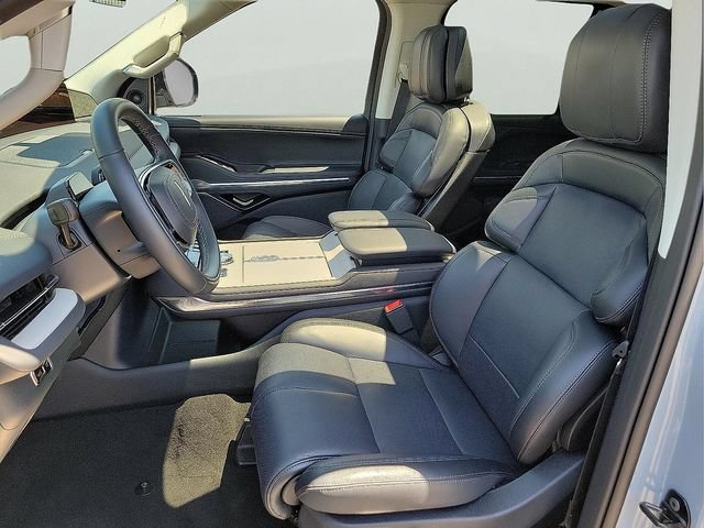 Used 2026 Lincoln Navigator Reserve AWD/4WD image 18