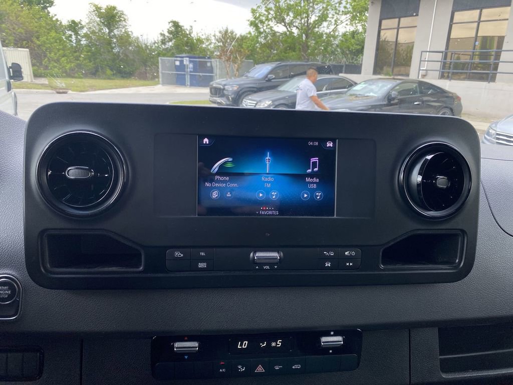 Used 2024 Mercedes-Benz Sprinter 2500 image 7