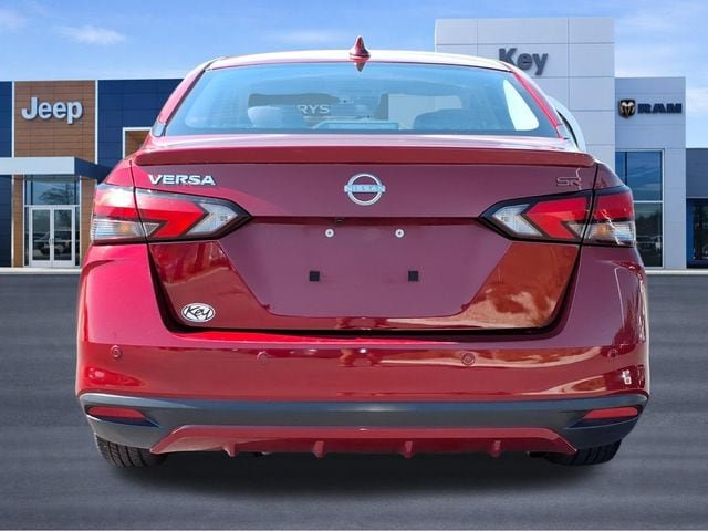 Used 2024 Nissan Versa SR FWD image 4