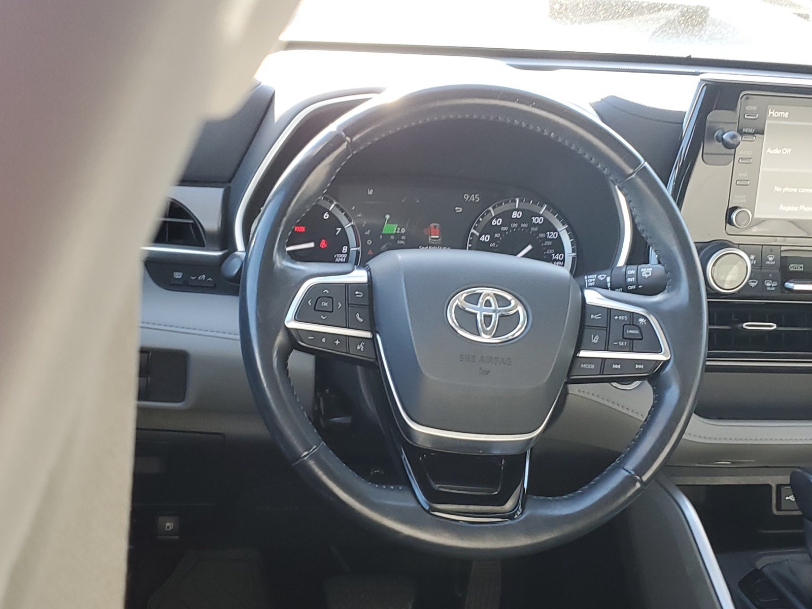 Used 2020 Toyota Highlander XLE AWD/4WD image 12
