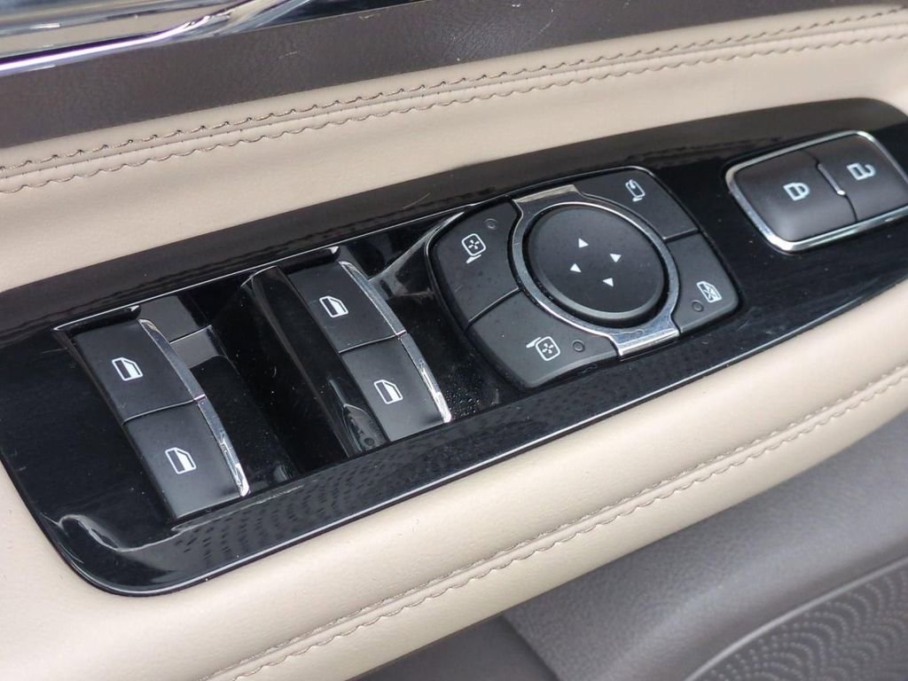 Used 2023 Lincoln Corsair AWD w/ Equipment Group 101A image 15