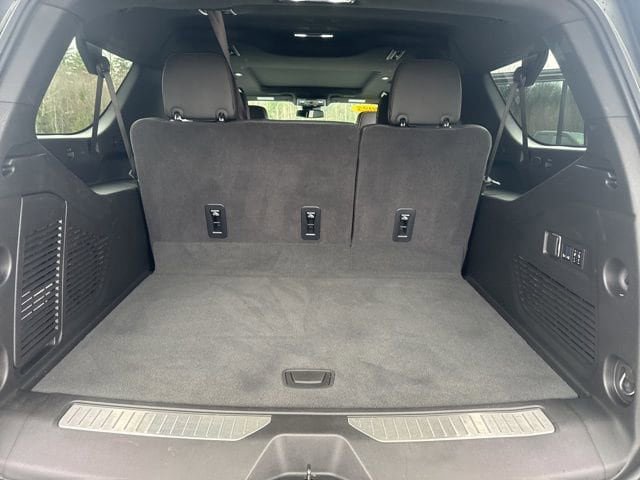 Used 2025 GMC Yukon XL AT4 AWD/4WD image 30