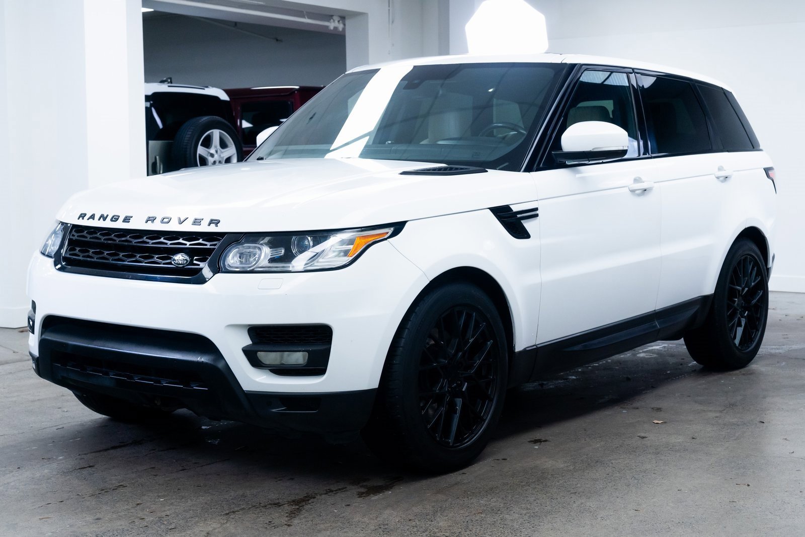 Used 2014 Land Rover Range Rover Sport HSE image 3