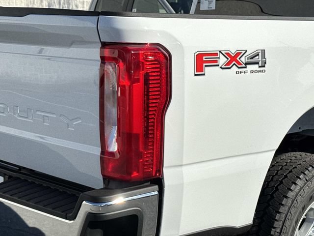 New 2026 Ford F250 XLT w/ FX4 Off-Road Package AWD/4WD image 9