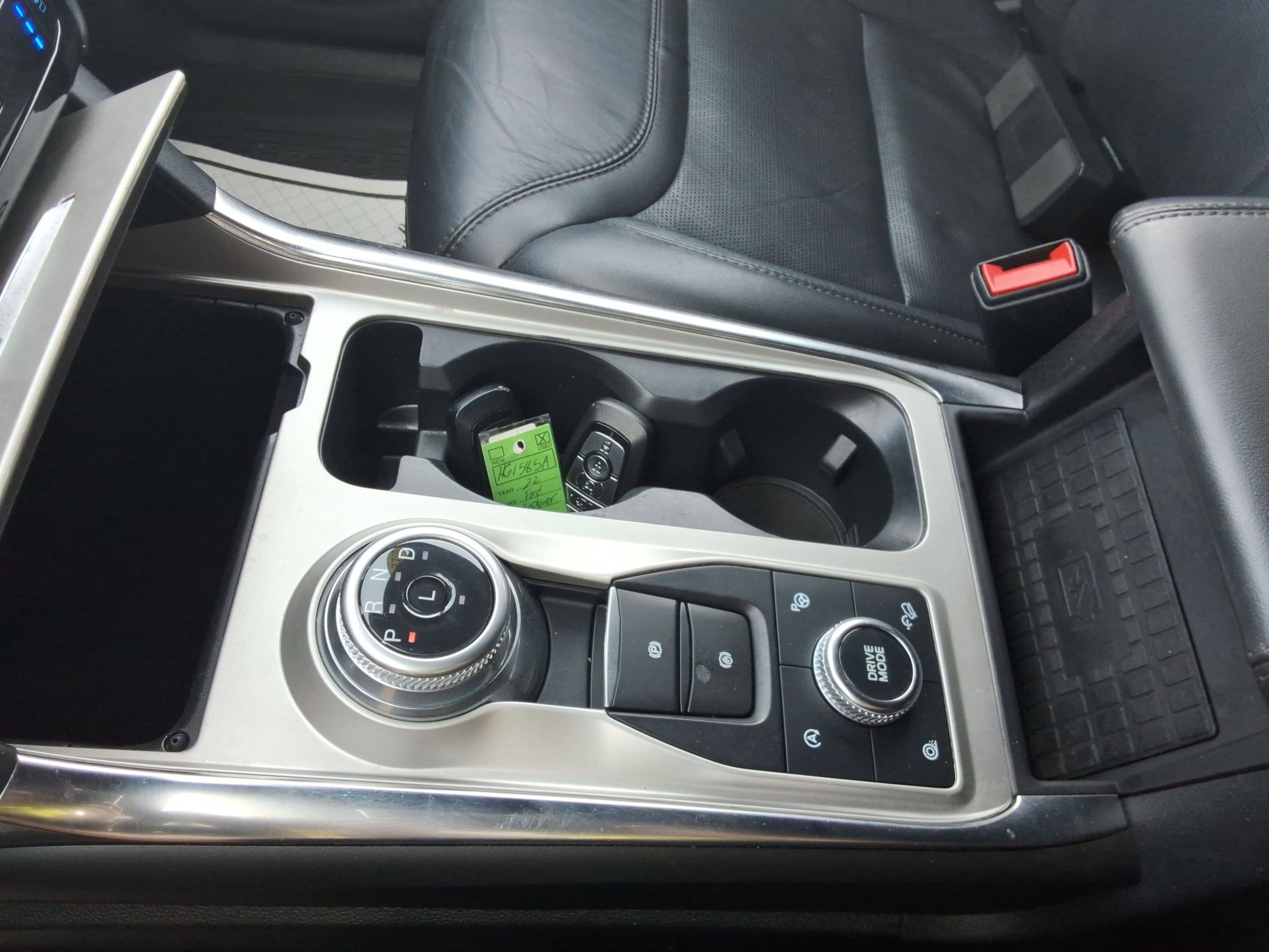 Used 2022 Ford Explorer Platinum w/ Equipment Group 601A image 19