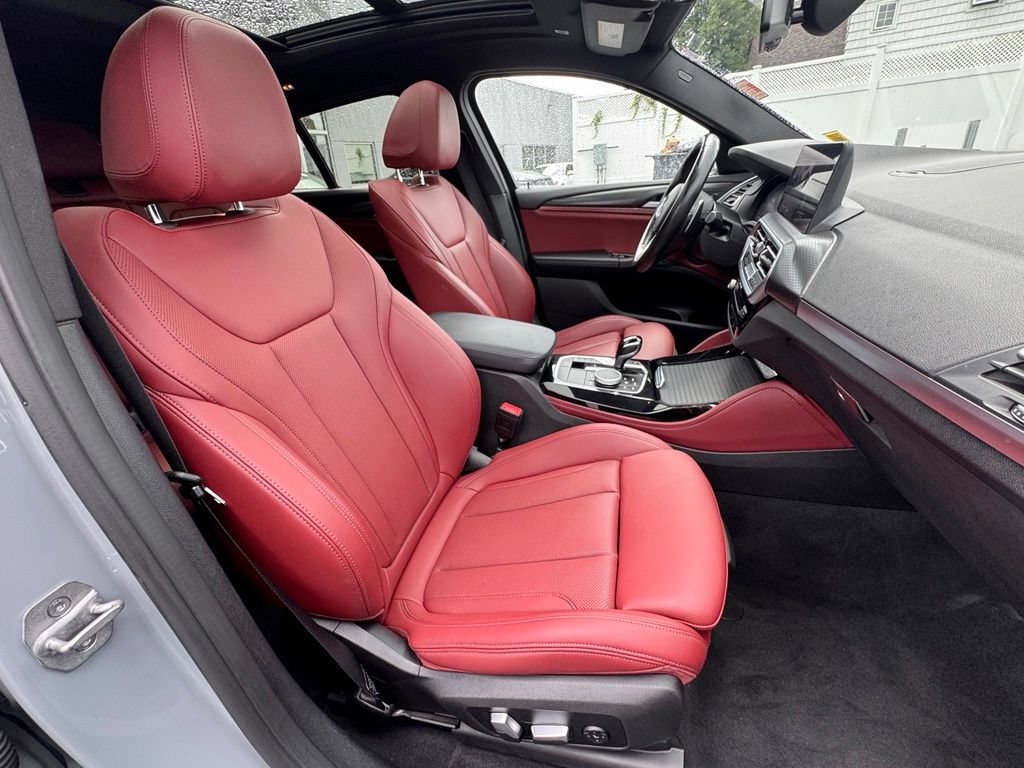 Used 2024 BMW X4 xDrive30i w/ Premium Package AWD/4WD image 17