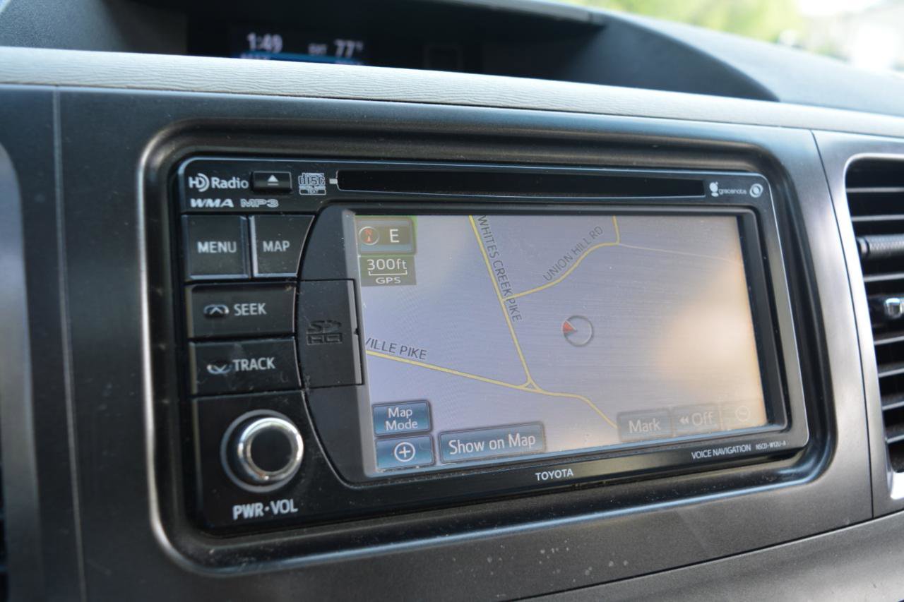 Used 2014 Toyota Sienna XLE w/ Entertainment Package image 23